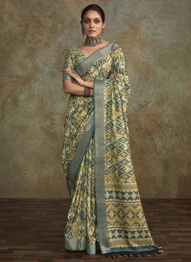 Pure Handloom Cream Traditional Wear Digital Print Saree